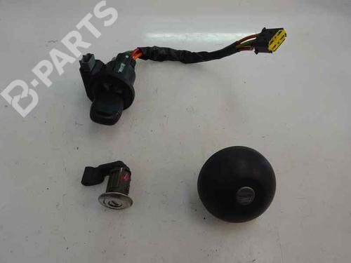 Rattlås /Tenningslås RENAULT CLIO II (BB_, CB_) 1.2 16V (BB05, BB0W, BB11, BB27, BB2T, BB2U, BB2V, CB05,... (75 hp) 8104949