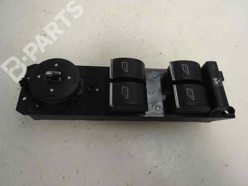 Used Left front window switch FORD FOCUS III [2010-2020]  8124899