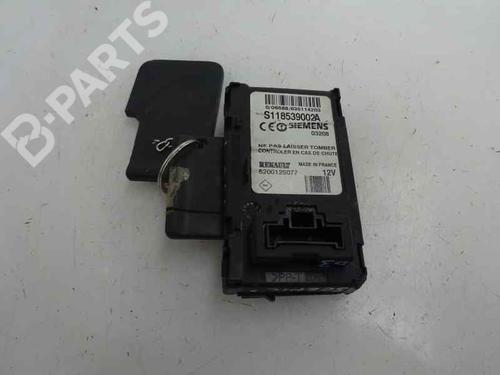 Used Ignition barrel RENAULT SCÉNIC II (JM0/1_) 1.9 dCi (JM0G, JM12, JM1G, JM2C) (120 hp) 8408452