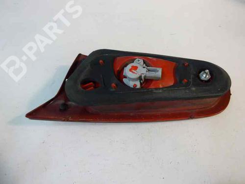 Used Left taillight ALFA ROMEO 147 (937_) 1.9 JTD (937.AXD1A, 937.BXD1A, 937.AXV1A, 937.BXB1A,... (115 hp) 8620746