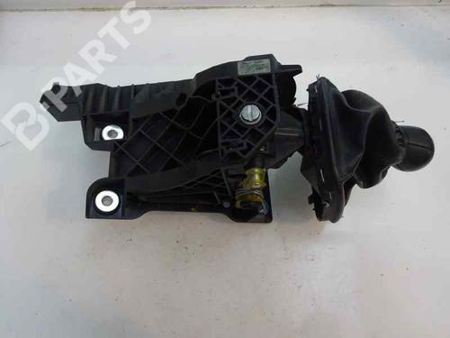 Used Gear lever FORD TRANSIT Van (FA_ _) 2.2 TDCi (115 hp) 8833098