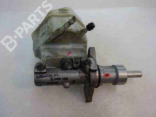 Used Brake master cylinder MERCEDES-BENZ SPRINTER 3,5-t Van (B906) 313 CDI (906.631, 906.633, 906.635, 906.637) (129 hp) 8875400