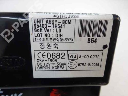 Used Fuse box KIA CEE'D Hatchback (ED) 1.6 CRDi 115 (115 hp) 8936437