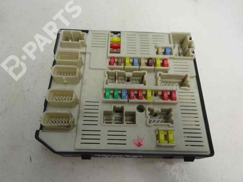 Used Fuse box RENAULT MEGANE III Hatchback (BZ0/1_, B3_) 1.5 dCi (106 hp) 9972758
