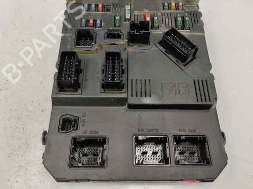 Used Fuse box Fuse box 35740240 35740240
