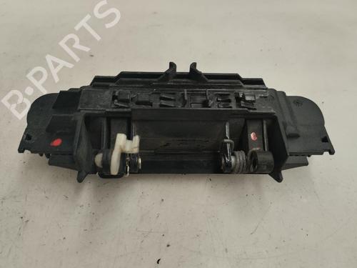 front-right-exterior-door-handle-audi-a6-c5-4b2-19-tdi-2003-1997-1998-1999-2000-2001-2002-2003-2004-2005-13569071 main image