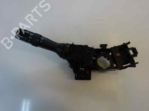 Commande de phare TOYOTA YARIS (_P9_) 1.4 D-4D (NLP90_, NLP90R) (90 hp) 1371696