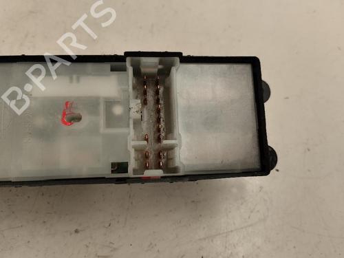 Mando elevalunas delantero izquierdo NISSAN ALMERA TINO (V10) 2.2 dCi (115 hp) 12309788