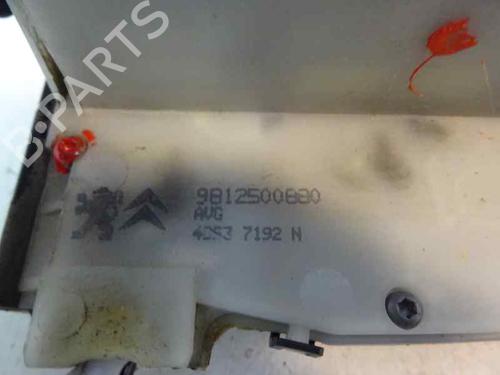 Venstre foran lås PEUGEOT 208 I (CA_, CC_) 1.2 VTI 82 (82 hp) 9250423