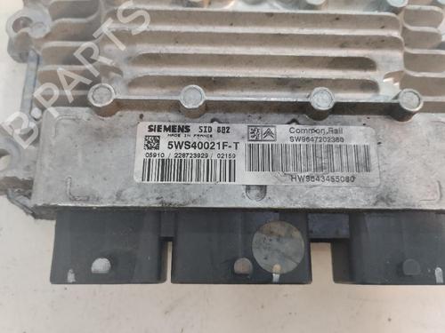 Used Engine control unit (ECU) Engine control unit (ECU) 13553904 13553904