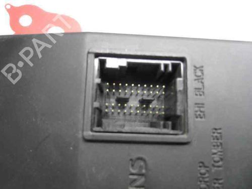 Boîte à Fusibles DACIA SANDERO 1.6 (BS0D, BS0B, BS0F, BS0H) (87 hp) 587239