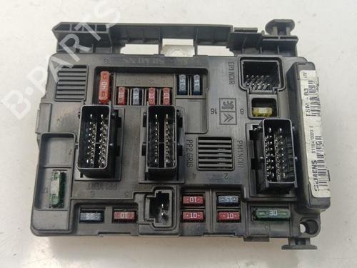 Used Fuse box Fuse box 39463964 39463964