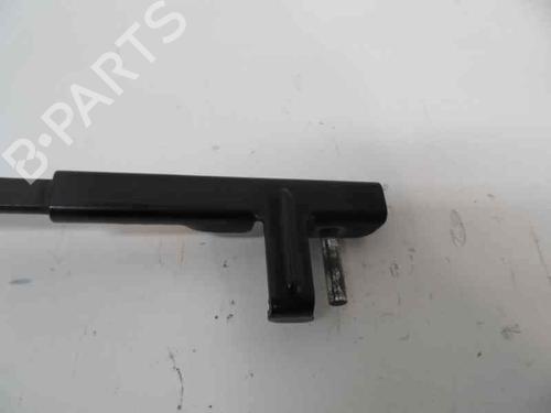 Used Front windshield wiper arm Front windshield wiper arm 3468998 3468998