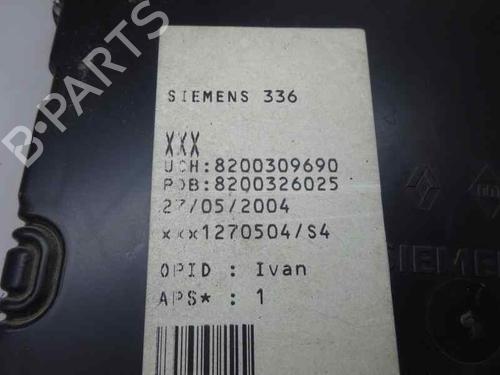 Sikringsdåse RENAULT MEGANE II (BM0/1_, CM0/1_) 1.5 dCi (BM02, BM13, BM2A, CM02, CM13) (101 hp) 2302470