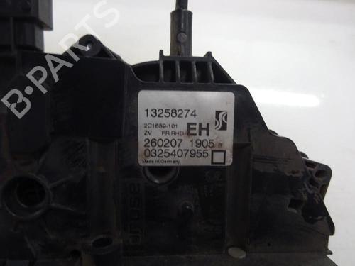 Used Front right lock OPEL CORSA D (S07) 1.3 CDTI (L08, L68) (90 hp) 11386471