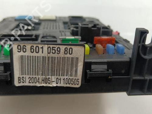 Used Fuse box Fuse box PEUGEOT 307 (3A/C) 1.6 HDi (90 hp) 35745602 35745602