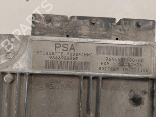 Used Engine control unit (ECU) PEUGEOT 206 Hatchback (2A/C) 1.4 i (75 hp) 15990954