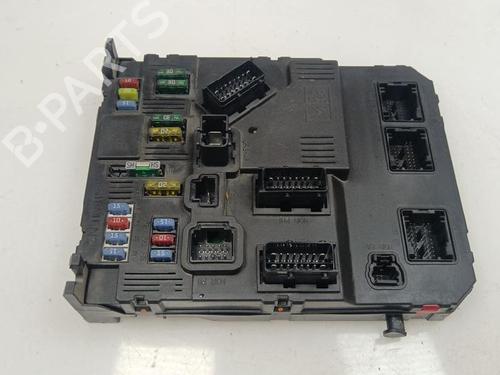 Used Fuse box Fuse box PEUGEOT 407 (6D_) 2.0 HDi 135 (6DRHRH, 6DRHRE, 6DRHRG, 6DRHRJ) (136 hp) 35743939 35743939