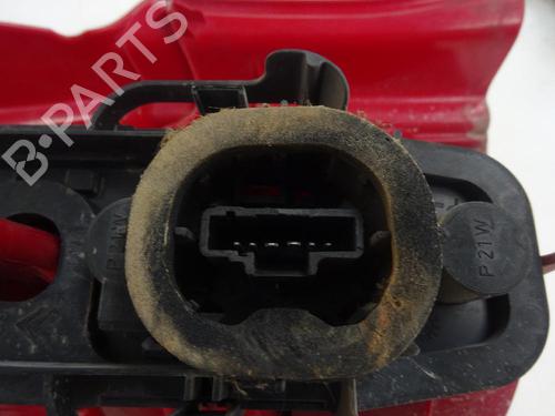 Used Right taillight Right taillight 10547582 10547582