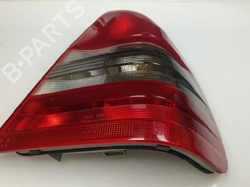 Used Right taillight Right taillight MERCEDES-BENZ C-CLASS (W202) C 220 (202.022) (150 hp) 35743868 35743868