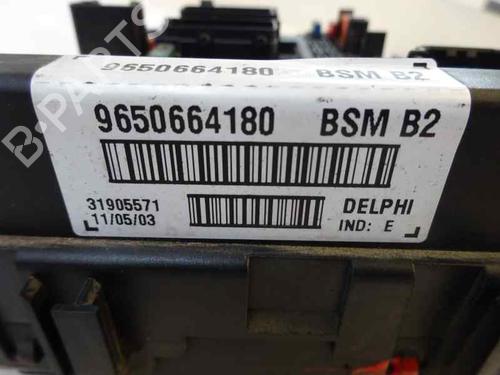 Used Fuse box PEUGEOT 307 Break (3E) 2.0 HDI 90 (90 hp) 1415689