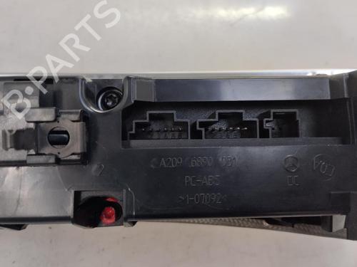 Used Warning switch MERCEDES-BENZ CLK (C209) CLK 320 CDI (209.320) (224 hp) 15640282