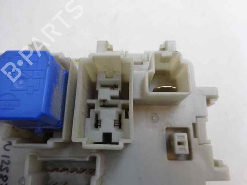 Used Fuse box Fuse box 4695488 4695488