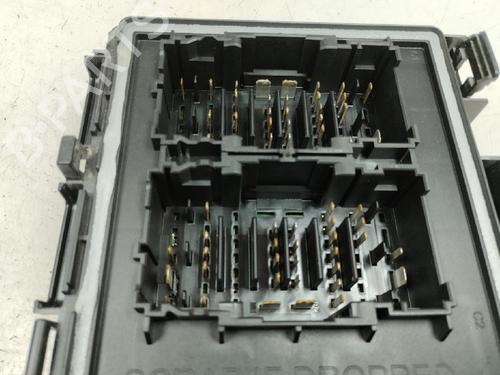 Used Fuse box Fuse box 19795942 19795942