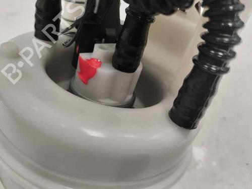 Used Fuel pump RENAULT CLIO IV Grandtour (KH_) 0.9 TCe 90 (90 hp) 26563716