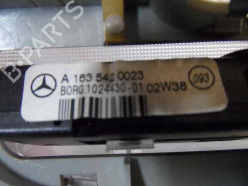 Used Interior roof light MERCEDES-BENZ M-CLASS (W163) ML 270 CDI (163.113) (163 hp) 7438493