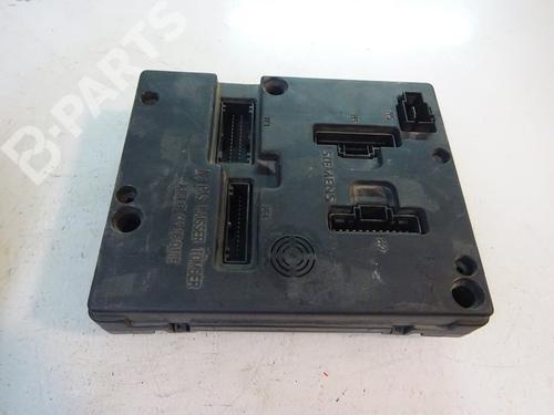 Used Fuse box Fuse box RENAULT SCÉNIC I MPV (JA0/1_, FA0_) 1.9 dCi (JA05, JA1F) (102 hp) 10989976 10989976