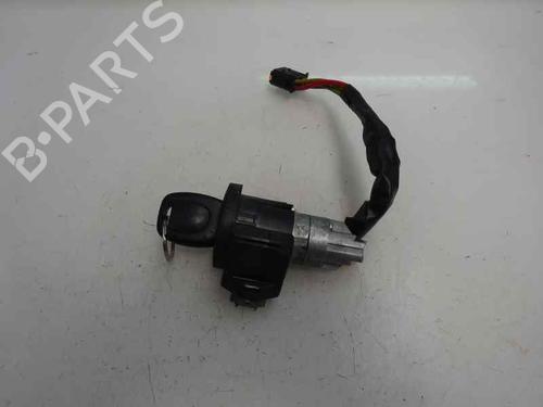 Clé de contact RENAULT CLIO II (BB_, CB_) 1.2 16V (BB05, BB0W, BB11, BB27, BB2T, BB2U, BB2V, CB05,... (75 hp) 7403233