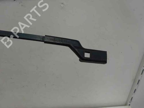 Used Front windshield wiper arm Front windshield wiper arm 6054226 6054226