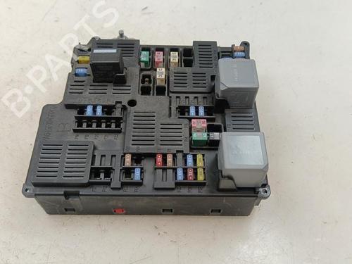 Used Fuse box Fuse box 30541587 30541587