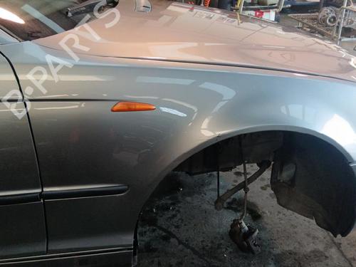 Used Right front fenders Right front fenders BMW 3 (E46) 320 d (150 hp) 35742401 35742401