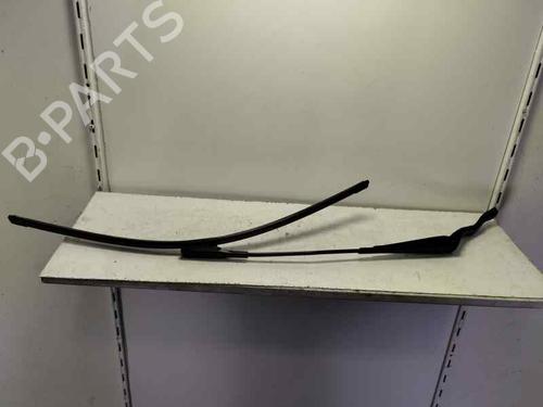 Used Front windshield wiper arm OPEL CORSA E (X15) 1.4 (08, 68) (90 hp) 26555601