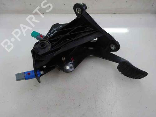 Used Clutch pedal RENAULT LAGUNA Coupe (DT0/1) [2008-2015]  8797551