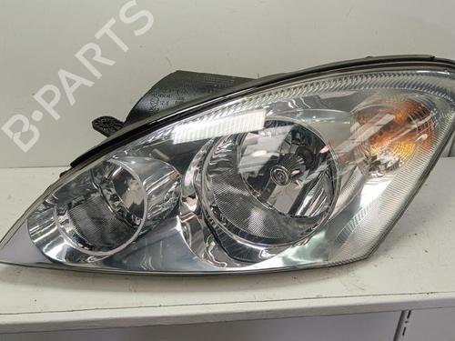 Used Left headlight Left headlight KIA CEE'D SW (ED) 1.6 CRDi 115 (115 hp) 35745522 35745522