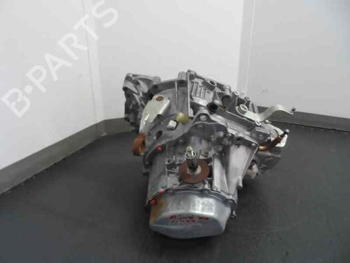 Gearkasse PEUGEOT 306 Hatchback (7A, 7C, N3, N5) 1.9 D (69 hp) 231557