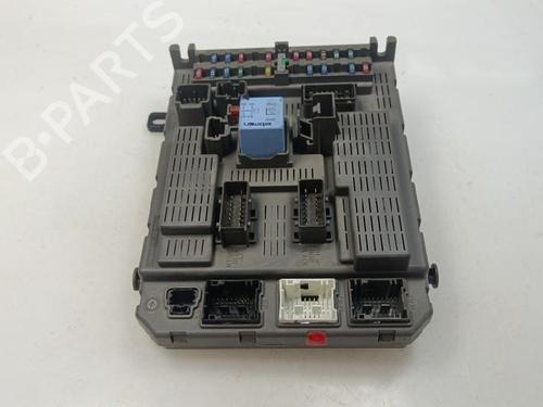 Used Fuse box Fuse box 39492144 39492144