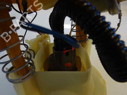 Used Fuel pump RENAULT MEGANE I (BA0/1_) 1.4 16V (BA0D, BA1H, BA0W, BA10) (95 hp) 2302484