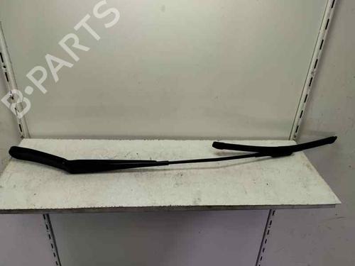 Used Front windshield wiper arm BMW X1 (F48) sDrive 16 d (116 hp) 28023041