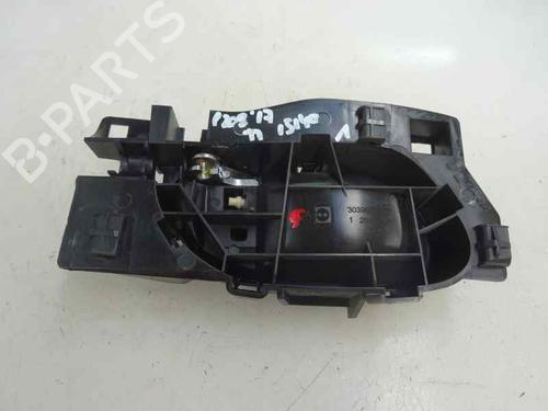 Venstre bagtil invendig håndtag PEUGEOT 208 I (CA_, CC_) 1.6 HDi / BlueHDi 75 (75 hp) 10115511