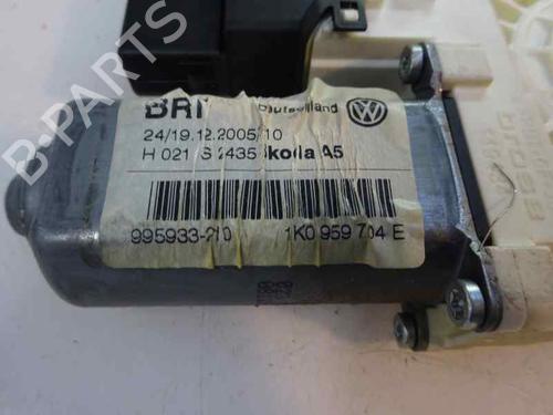 Rudehejsemotor bagstkærm højre SKODA OCTAVIA II (1Z3) 1.9 TDI (105 hp) 4962535