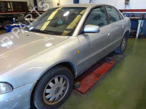 Brugte AUDI A4 B5 Avant (8D5) 2.4 155843