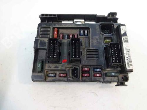 Used Fuse box Fuse box 4979609 4979609