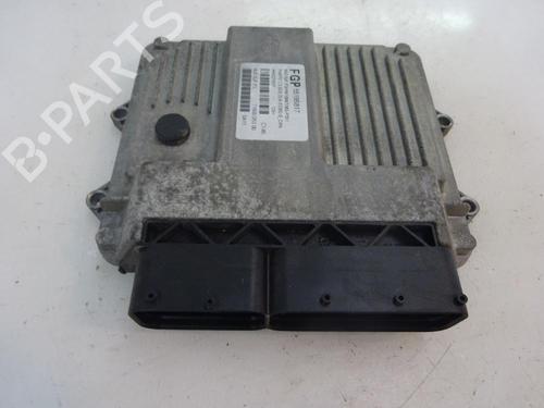 Calculateur moteur (ecu) FIAT PUNTO (188_) 1.3 JTD 16V (70 hp) 10496713