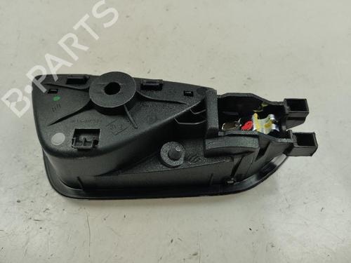 Used Front left interior door handle Front left interior door handle 17573212 17573212