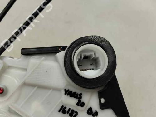 Used Front right lock TOYOTA YARIS (_P13_) 1.0 (KSP130_, KSP130) (69 hp) 30540324