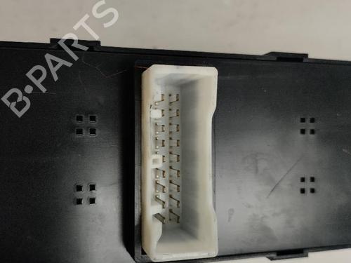 Used Left front window switch Left front window switch 15290223 15290223
